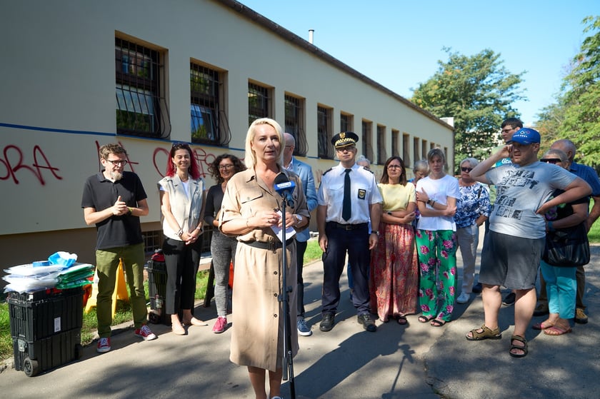 Wspólna akcja przedstawicieli stowarzyszenia Bonitum,  mieszkańców i samorządowców.