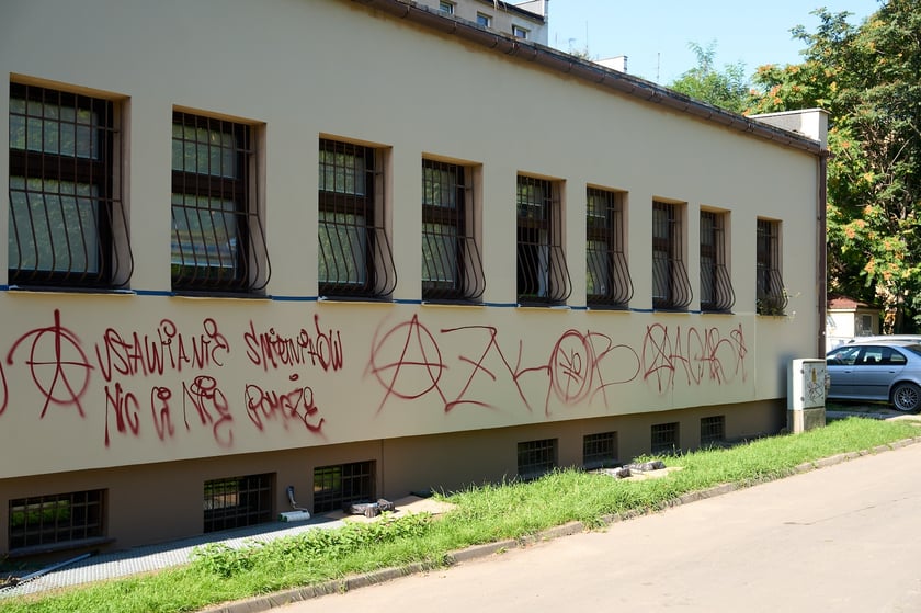 Wspólna akcja przedstawicieli stowarzyszenia Bonitum,  mieszkańców i samorządowców.