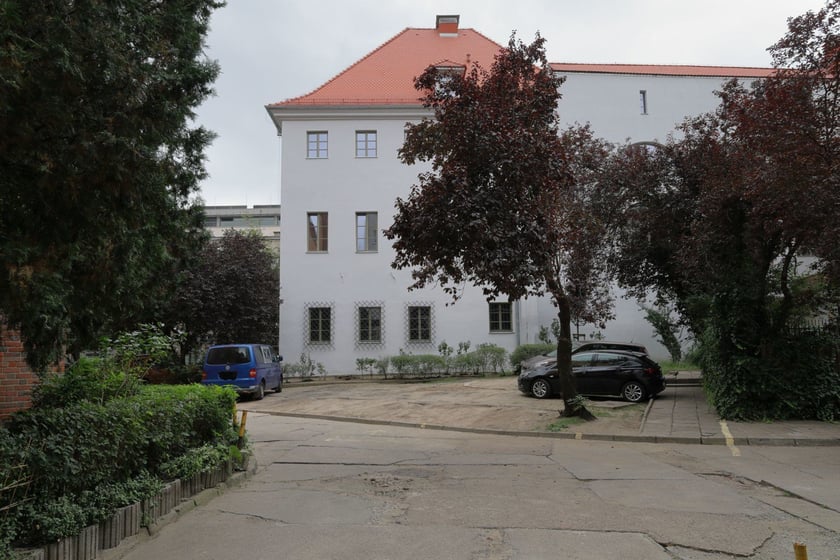 Podwórko przy ulicach Uniwersytecka / Szewska