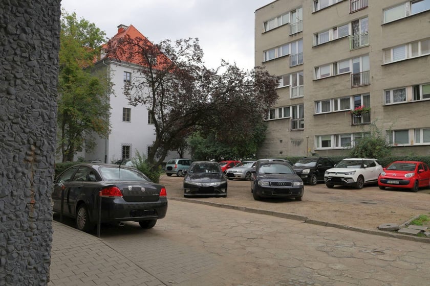 Podwórko przy ulicach Uniwersytecka / Szewska