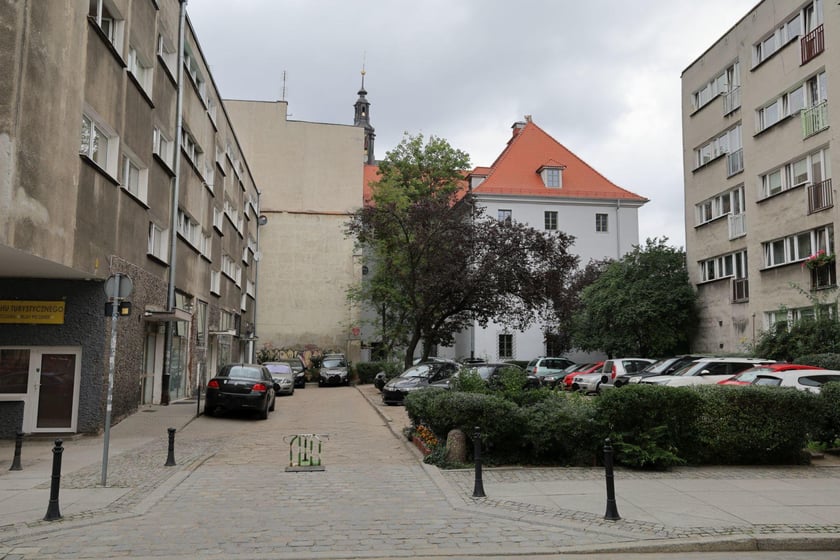 Podwórko przy ulicach Uniwersytecka / Szewska