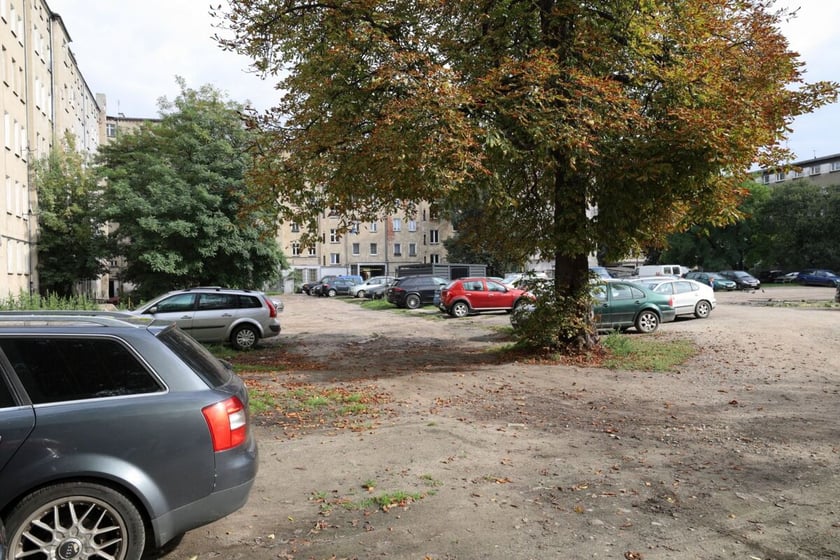 Widok podwórka przy ul. Górnickiego.