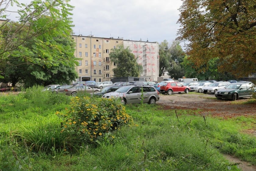 Widok podwórka przy ul. Górnickiego.
