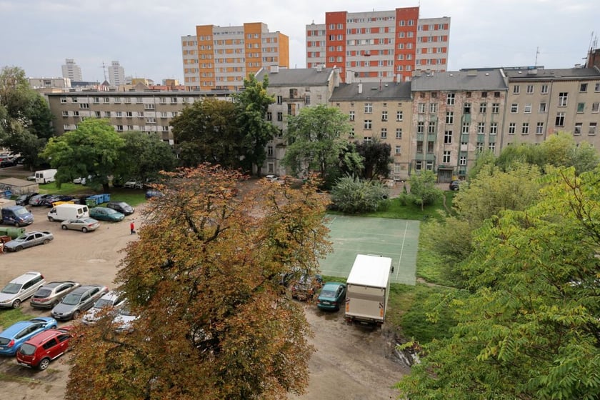 Widok podwórka przy ul. Górnickiego.