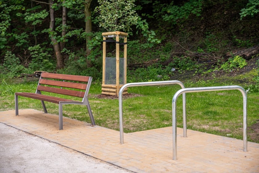 Trasa pieszo-rowerowa wzdłuż Oławy. Złożyły się na nią dwa projekty WBO: nr 4, który wygrał głosowanie w 2020 roku oraz nr 9 z 2021 roku.