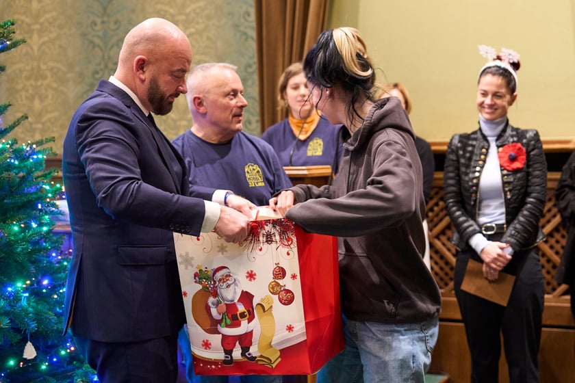 Coroczna Choinka Marzeń. Sala sesyjna Ratusza we Wrocławiu, 13.12.2024