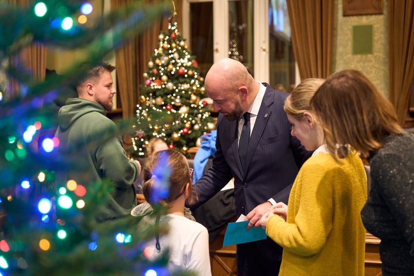 Coroczna Choinka Marzeń. Sala sesyjna Ratusza we Wrocławiu, 13.12.2024