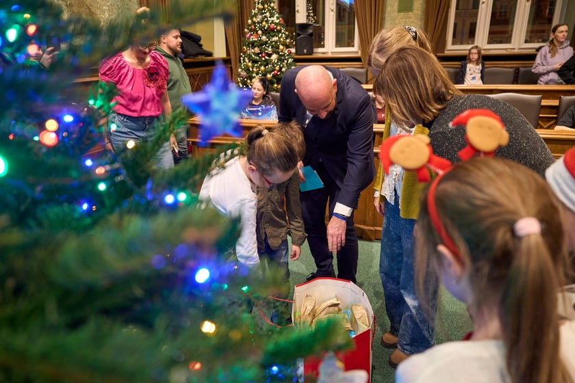Coroczna Choinka Marzeń. Sala sesyjna Ratusza we Wrocławiu, 13.12.2024