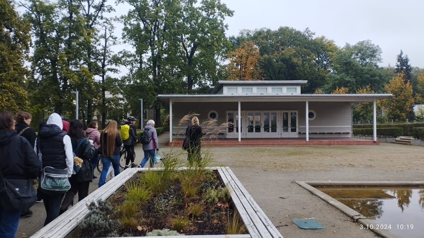 Spacer po WuWie z okazji 95-lecia osiedla. Wrocław, październik 2024