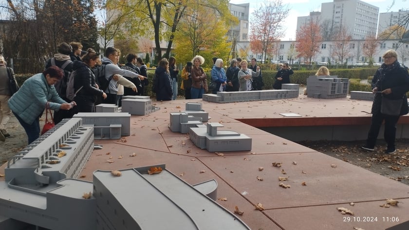 Spacer po WuWie z okazji 95-lecia osiedla. Wrocław, październik 2024