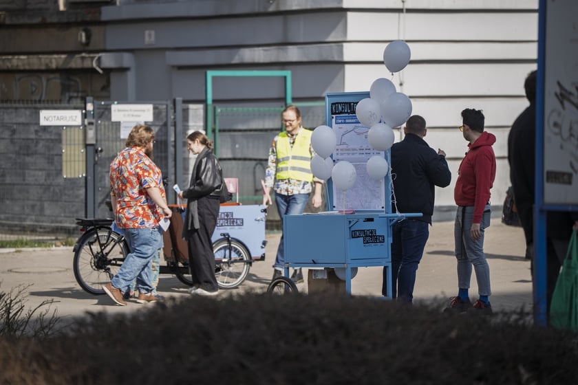 Kosnultacje społeczne na temat przebiegu trasy tramwajowej na Psie Pole