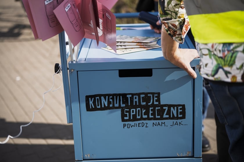 Kosnultacje społeczne na temat przebiegu trasy tramwajowej na Psie Pole