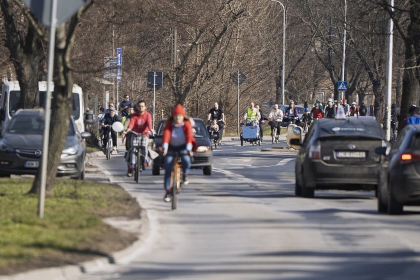 Kosnultacje społeczne na temat przebiegu trasy tramwajowej na Psie Pole