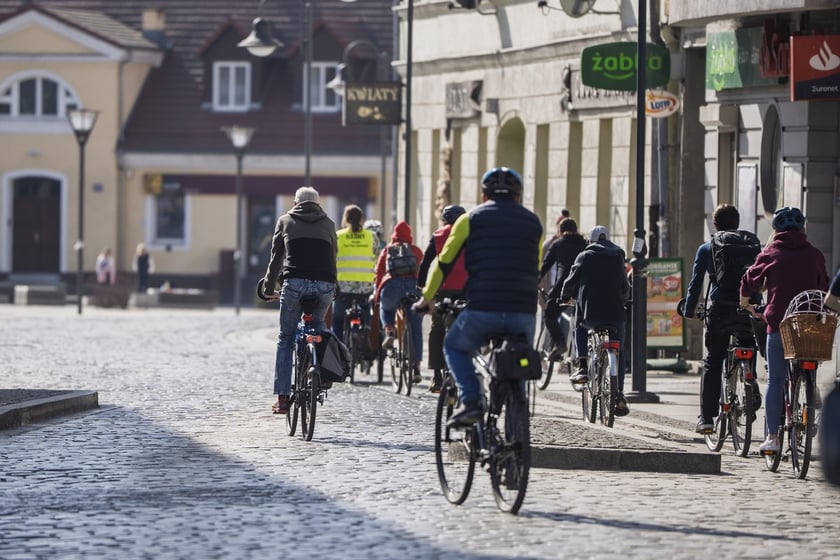 Kosnultacje społeczne na temat przebiegu trasy tramwajowej na Psie Pole