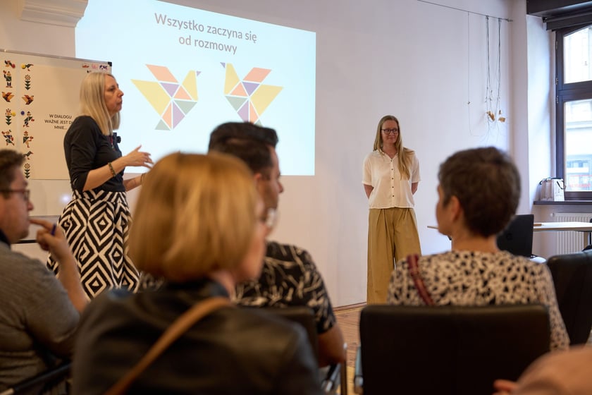 Spotkanie inaugurujące projekt dotyczący zarządzania lokalnymi konfliktami Wszystko zaczyna się od rozmowy
