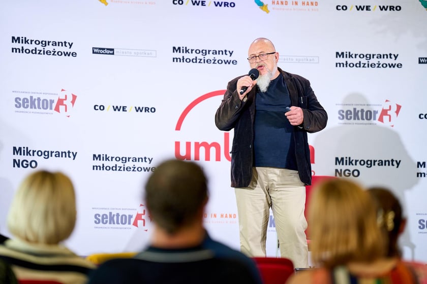 Marek Kamecki, związany przez lata z harcerstwem, obecnie prowadzący fundację Wratislavia Nostra