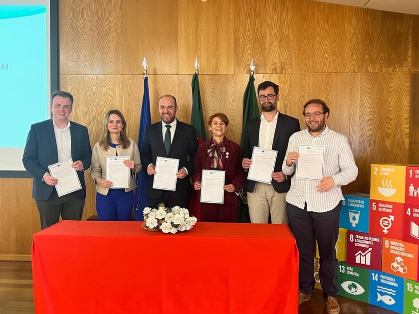 Deklaracja podpisana przez przedstawicieli władz z miast partnerskich GreenPlace. VI spotkanie ponadnarodowe sieci GreenPlace w Vila Nova de Poiares w Portugalii