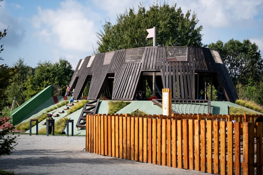 Plac zabaw "Średniowieczny Wrocław" w parku Tysiąclecia - zrealziowany dzięki głosom oddanym w WBO.