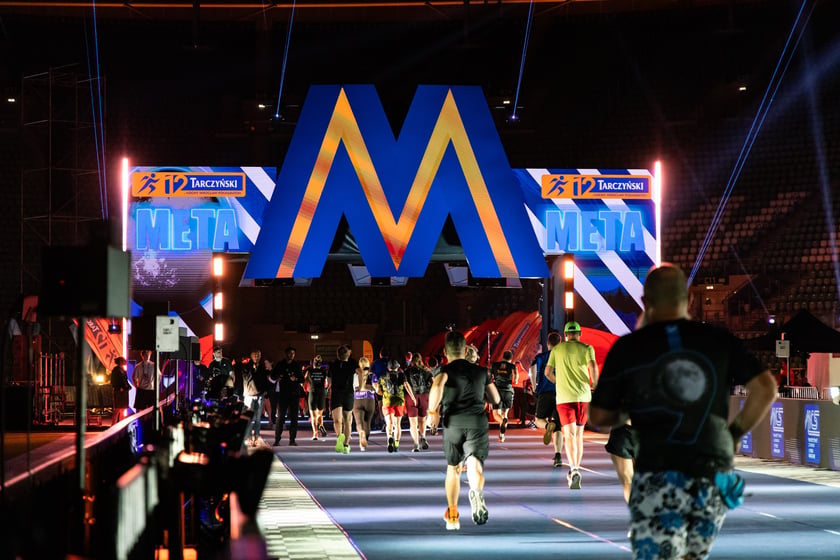 Powiększ obraz: 12. Tarczyński Nocny Wrocław Półmaraton
