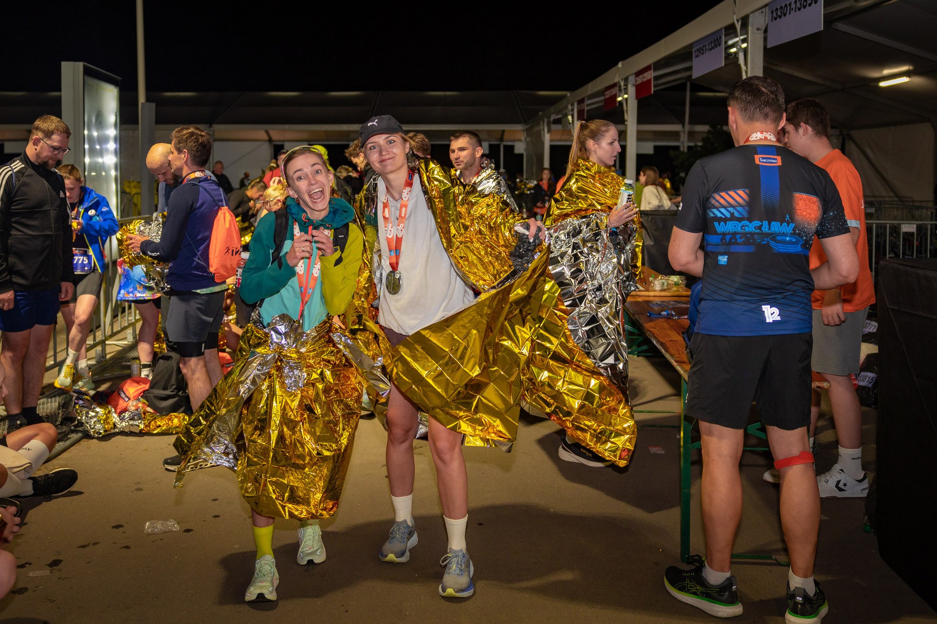 Powiększ obraz: 12. Tarczyński Nocny Wrocław Półmaraton