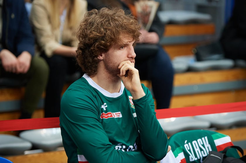 Jakub Karolak nie zagra niestety do końca sezonu z powodu kontuzji.