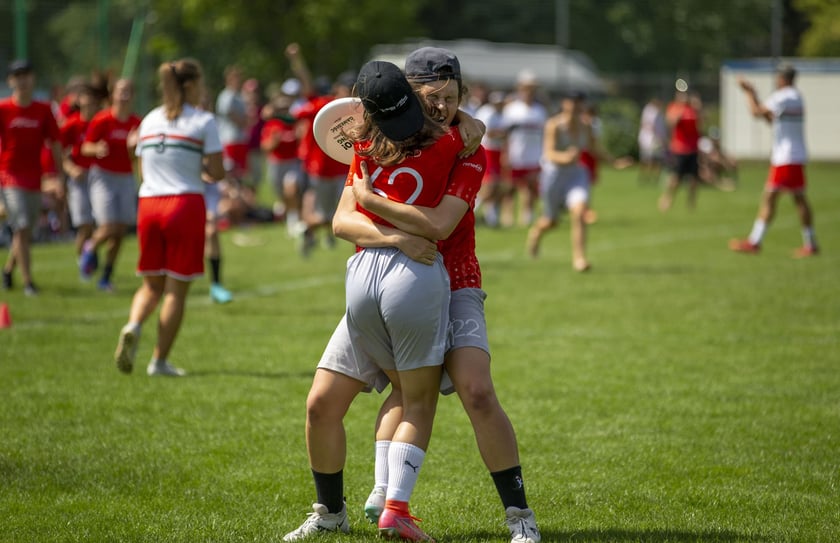 Na wrocławskich Polach Marsowych rozgrywane są zawody o mistrzostwo świata do lat 20 i mistrzostwo Europy do lat 17