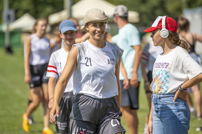 Na wrocławskich Polach Marsowych rozgrywane są zawody o mistrzostwo świata do lat 20 i mistrzostwo Europy do lat 17
