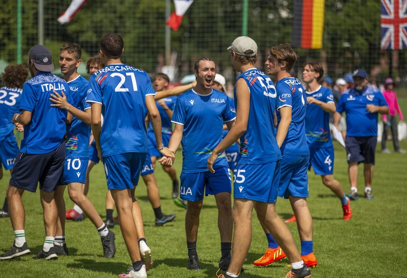 Na wrocławskich Polach Marsowych rozgrywane są zawody o mistrzostwo świata do lat 20 i mistrzostwo Europy do lat 17