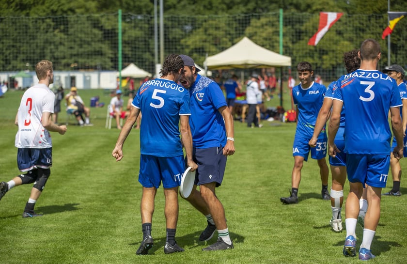 Na wrocławskich Polach Marsowych rozgrywane są zawody o mistrzostwo świata do lat 20 i mistrzostwo Europy do lat 17