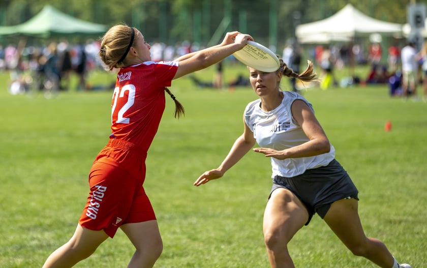 Na wrocławskich Polach Marsowych rozgrywane są zawody o mistrzostwo świata do lat 20 i mistrzostwo Europy do lat 17