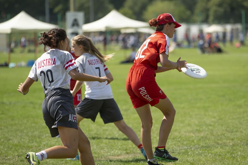 Na wrocławskich Polach Marsowych rozgrywane są zawody o mistrzostwo świata do lat 20 i mistrzostwo Europy do lat 17