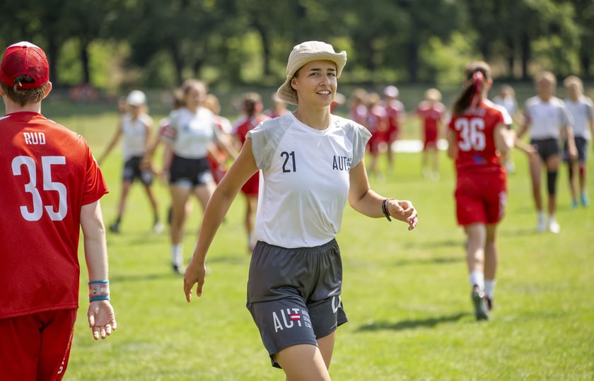 Na wrocławskich Polach Marsowych rozgrywane są zawody o mistrzostwo świata do lat 20 i mistrzostwo Europy do lat 17