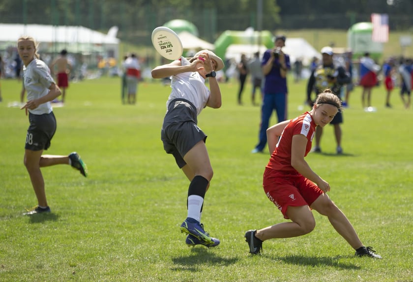 Na wrocławskich Polach Marsowych rozgrywane są zawody o mistrzostwo świata do lat 20 i mistrzostwo Europy do lat 17