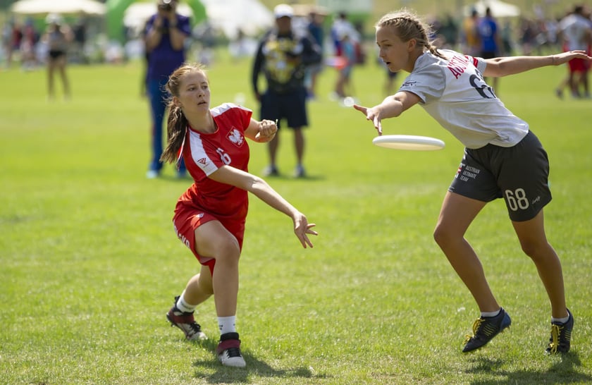 Na wrocławskich Polach Marsowych rozgrywane są zawody o mistrzostwo świata do lat 20 i mistrzostwo Europy do lat 17