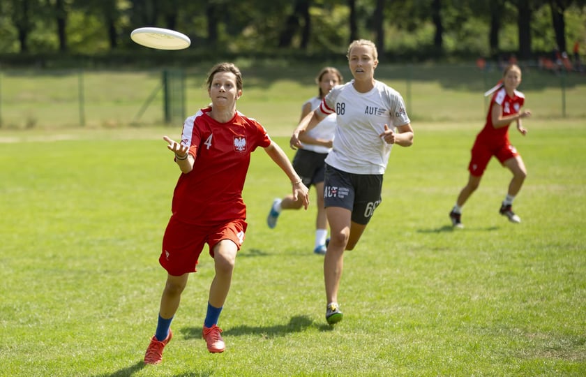 Na wrocławskich Polach Marsowych rozgrywane są zawody o mistrzostwo świata do lat 20 i mistrzostwo Europy do lat 17