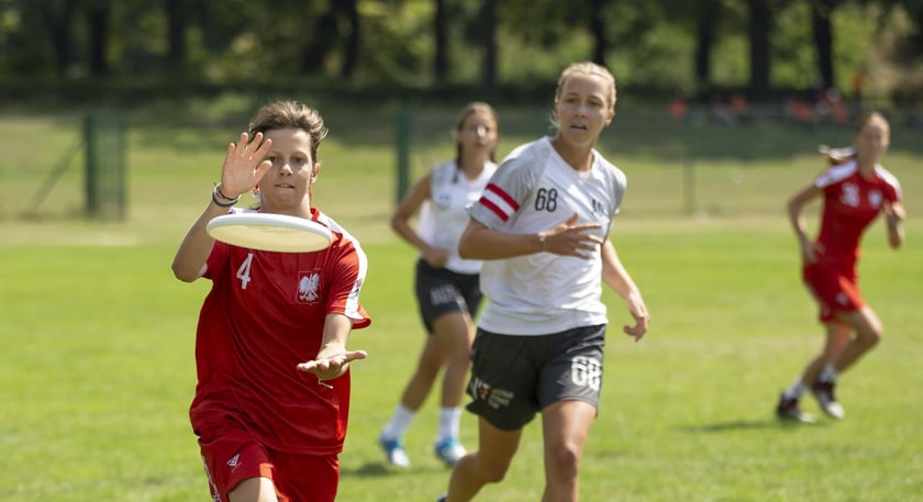 Na wrocławskich Polach Marsowych rozgrywane są zawody o mistrzostwo świata do lat 20 i mistrzostwo Europy do lat 17
