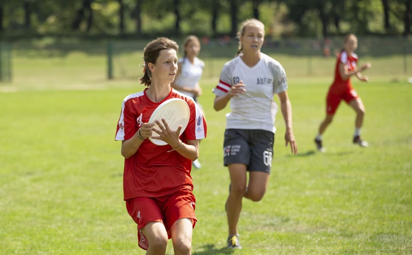 Na wrocławskich Polach Marsowych rozgrywane są zawody o mistrzostwo świata do lat 20 i mistrzostwo Europy do lat 17