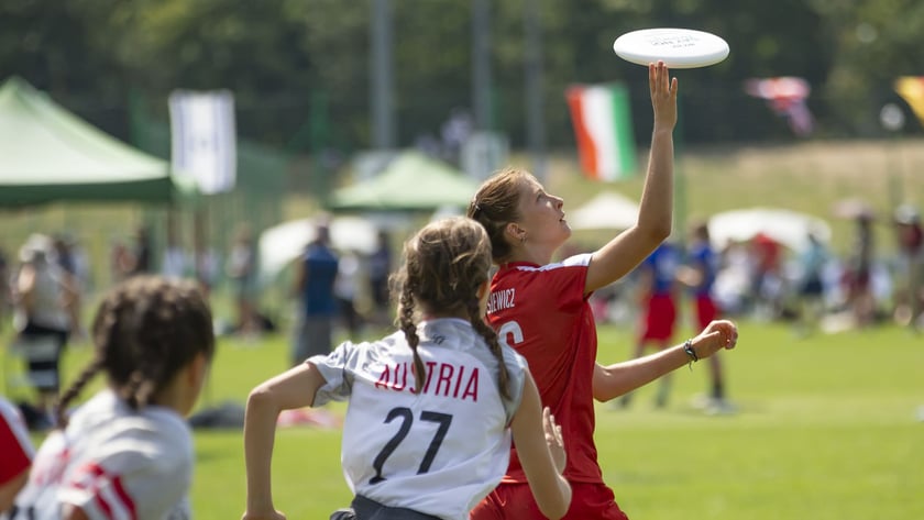 Na wrocławskich Polach Marsowych rozgrywane są zawody o mistrzostwo świata do lat 20 i mistrzostwo Europy do lat 17