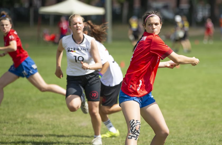 Na wrocławskich Polach Marsowych rozgrywane są zawody o mistrzostwo świata do lat 20 i mistrzostwo Europy do lat 17