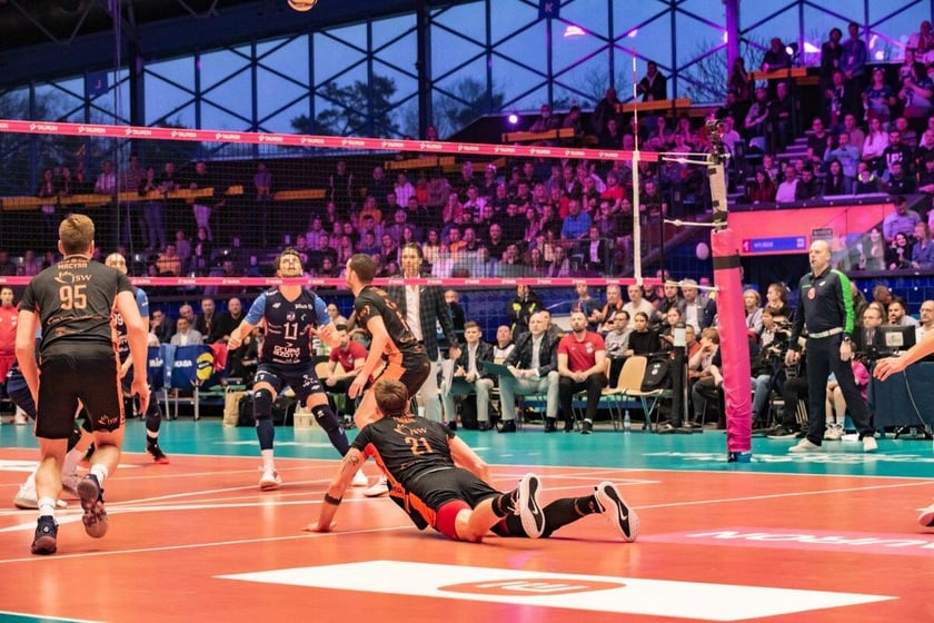 W Hali Orbita wymieniono włąśnie parkiet. Odbywa się tu mnóstwo imprez sportowych czy muzycznych