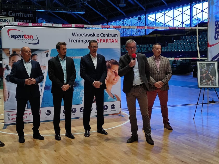 ?Tanie Granie? to miejski program wsparcia dla wrocławskich drużyn sportowych, które mogą nieodpłatnie korzystać m.in. z Hali Orbita