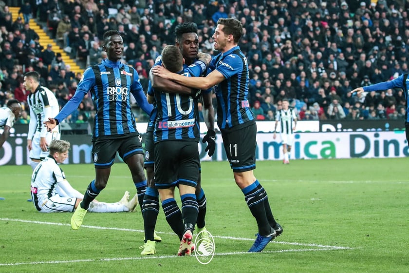 Atalanta BC. Klub, na którego mecze dolecimy bez problemu. W ofercie wrocławskiego lotniska znajdują się połączenia do portu Mediolan-Bergamo i nierzadko są one bardzo tanie. Atalanta to zespół, który od kilku lat regularnie zachwyca piłkarską Europę, a kibice w Bergamo potrafią stworzyć na stadionie niezwykłą atmosferę.
