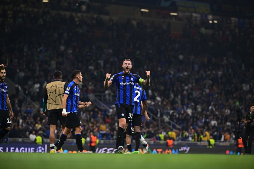 Inter Mediolan. Kolejna drużyna z Mediolanu, która od lat stanowi o sile Serie A, jednej z najmocniejszych lig na świecie. Warto pamiętać, że Inter swoje mecze rozgrywa również na San Siro ? kultowym stadionie, który niebawem przejdzie do historii. Co istotne, loty do Mediolanu można znaleźć w bardzo korzystnych cenach!