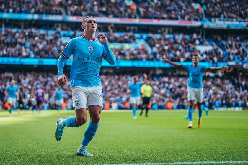 Manchester City. Zespół, który jeszcze kilkanaście lat temu uchodził za niegroźnego sąsiada dla lokalnego rywala ? Manchesteru United. Obecnie The Citizens to globalna marka i jedna z najmocniejszych drużyn na świecie, a na Etihad Stadium występują Erling Haaland, Kevin de Bruyne, Bernardo Silva czy Joao Cancelo. Loty do Manchesteru warto rozważyć tym bardziej, że często można je wyrwać w bardzo korzystnych cenach!