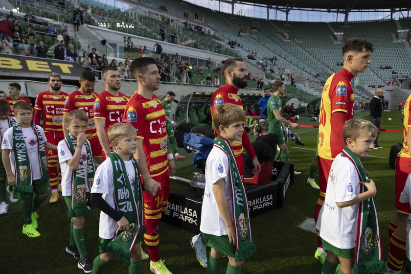 Zdjęcia kibiców z meczu Śląsk Wrocław - Jagiellonia Białystok na Tarczyński Arena, 23 października 2022 r.