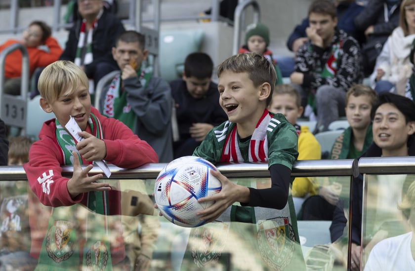 Zdjęcia kibiców z meczu Śląsk Wrocław - Jagiellonia Białystok na Tarczyński Arena, 23 października 2022 r.