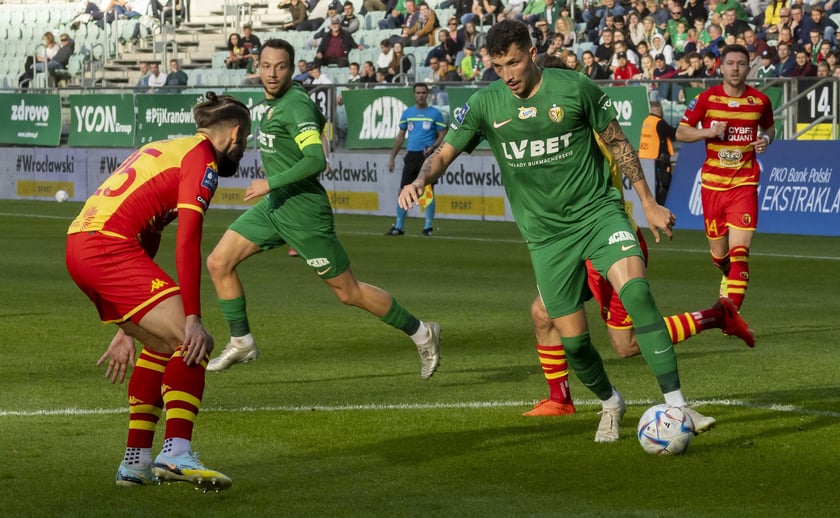 Zdjęcia kibiców z meczu Śląsk Wrocław - Jagiellonia Białystok na Tarczyński Arena, 23 października 2022 r.