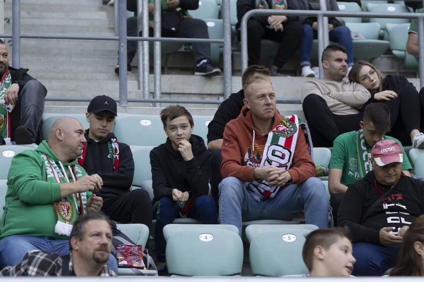 Zdjęcia kibiców z meczu Śląsk Wrocław - Jagiellonia Białystok na Tarczyński Arena, 23 października 2022 r.