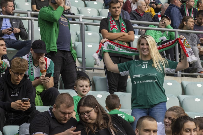 Zdjęcia kibiców z meczu Śląsk Wrocław - Jagiellonia Białystok na Tarczyński Arena, 23 października 2022 r.