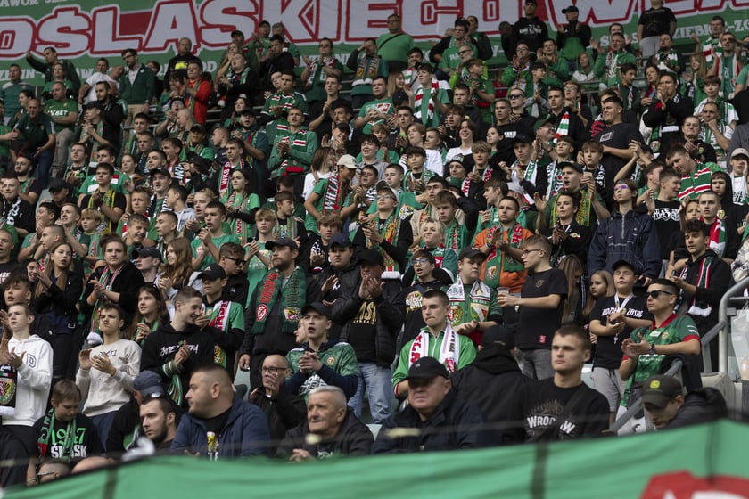 Zdjęcia kibiców z meczu Śląsk Wrocław - Jagiellonia Białystok na Tarczyński Arena, 23 października 2022 r.